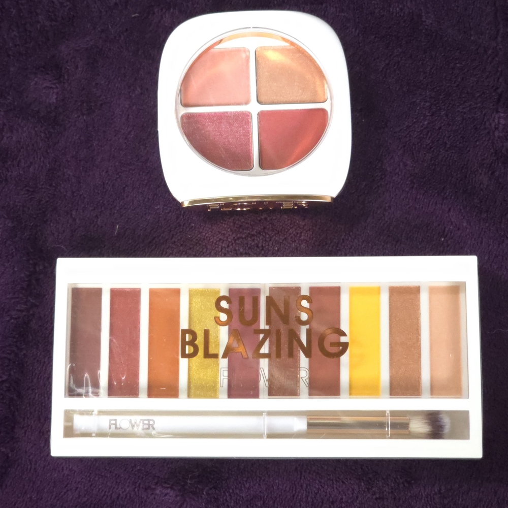 💕 3 for $35 | Set of 2 | Flower Eyeshadow Palettes